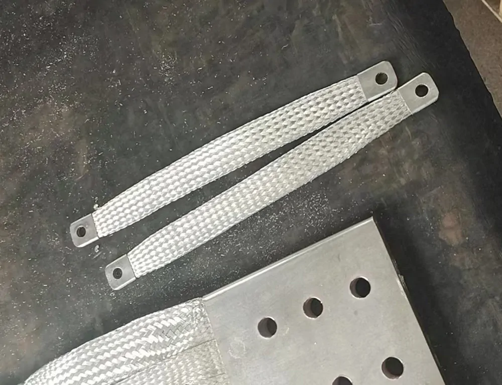 Flexible copper connector for electrical connection